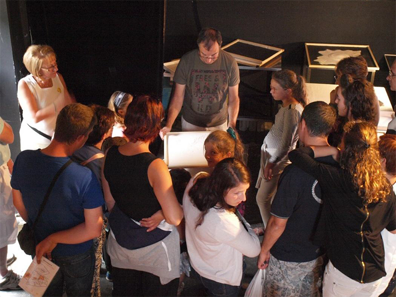 Patrick Bleuzen avec public à la cité des insectes en 2015 avec son atelier « Arthropodes » cite des insectes nedde Patrick Bleuzen en residence 2026 3