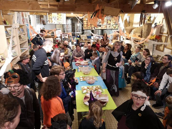 Le banquet des ombres – dégustation d’insectes et d’autres trucs comme les yeux de dragon ! cite des insectes nedde halloween 2
